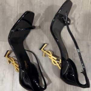 OPYUM SANDALS IN PATENT LEATHER BLACK